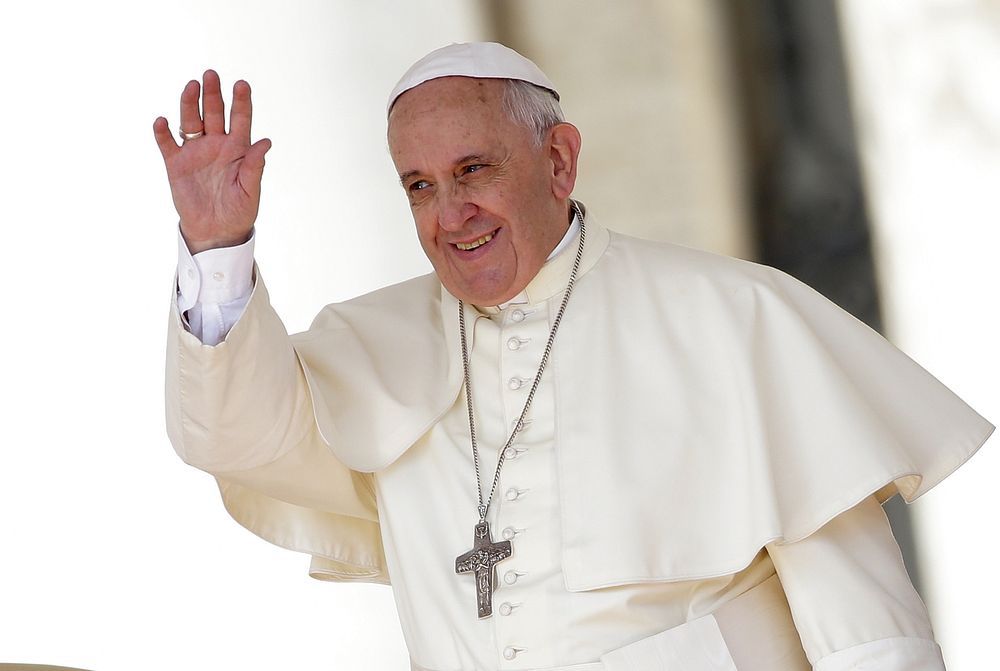 Papa Francisco: Un Pastor Cercano al Corazón del Pueblo